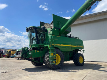 Máy gặt đập JOHN DEERE