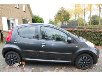 Hatchback Peugeot 107: hình 3