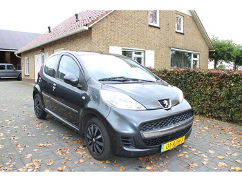 Hatchback PEUGEOT
