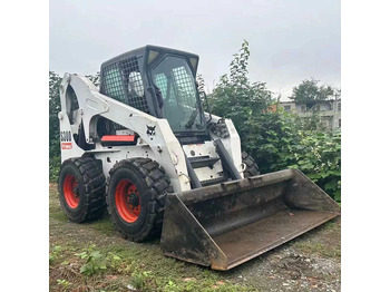 Máy xúc lật đa năng BOBCAT S300