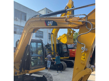 Máy xúc CATERPILLAR