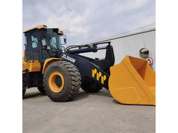 Máy xúc lật bánh lốp