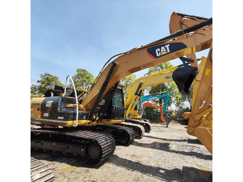 Máy xúc bánh xích CATERPILLAR 320D2