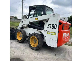 Máy xúc lật đa năng BOBCAT S160