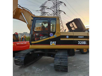 Máy xúc CATERPILLAR 320CL