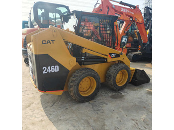 Máy xúc lật đa năng CATERPILLAR 226B