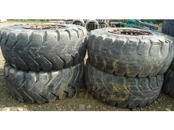 Máy xúc lật bánh lốp