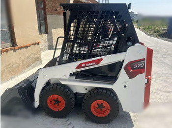 Máy xúc lật đa năng BOBCAT S70