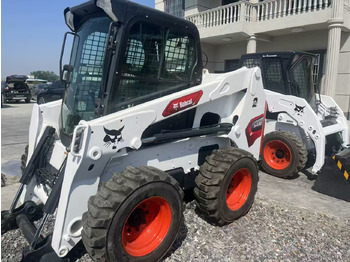 Máy xúc lật đa năng BOBCAT