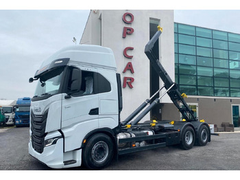 Xe tải nâng móc IVECO S-WAY