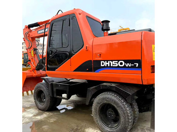 Máy xúc bánh lốp DOOSAN DH150W-7