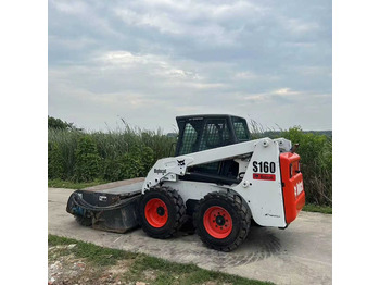 Máy xúc lật đa năng BOBCAT S160