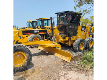 Máy san CATERPILLAR 140H