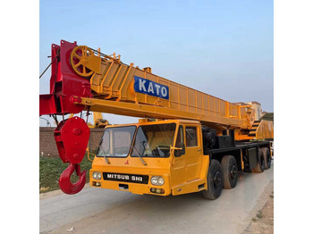 Cẩu bánh lốp KATO