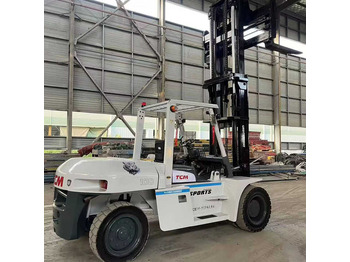 Xe nâng TCM