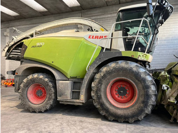 Máy gặt đập thức ăn gia súc CLAAS Jaguar 970