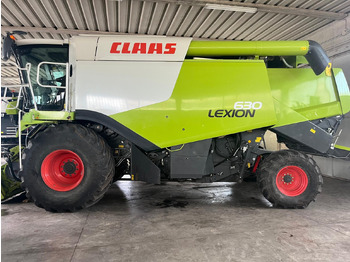 Máy gặt đập CLAAS Lexion 630