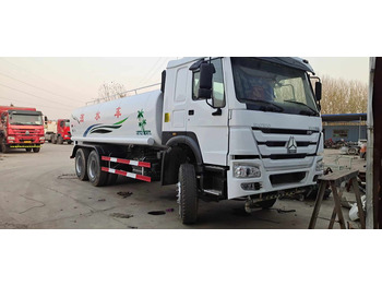 Xe bồn SINOTRUK 20 cubic meters tank: hình 3 Xe bồn SINOTRUK 20 cubic meters tank: hình 3