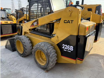Máy móc xây dựng CATERPILLAR 226