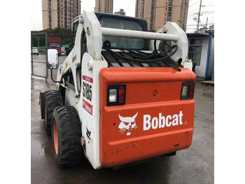 Máy xúc lật bánh lốp BOBCAT S185