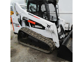 Máy xúc lật bánh lốp BOBCAT T590