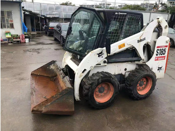 Máy xúc lật đa năng BOBCAT S185