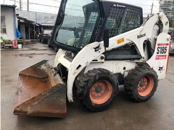 Máy xúc lật đa năng BOBCAT S185: hình 2 Máy xúc lật đa năng BOBCAT S185: hình 2