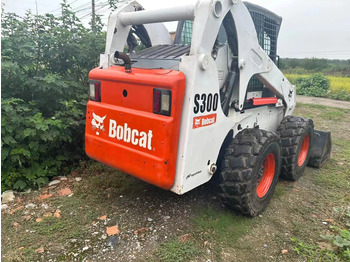 Máy xúc lật đa năng BOBCAT S300: hình 2