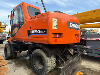Máy xúc bánh lốp DOOSAN DH150W-7
