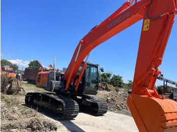 Máy xúc bánh xích HITACHI ZX200