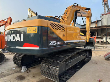 Máy xúc bánh xích HYUNDAI R215