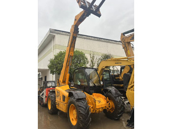 Xe nhấc hình viễn vọng kính JCB