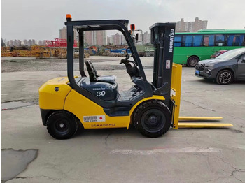 Xe nâng diesel KOMATSU