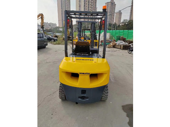 Xe nâng diesel KOMATSU 3-ton: hình 2