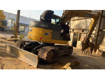 Máy xúc bánh xích KOMATSU PC138