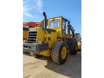 Máy xúc lật bánh lốp KOMATSU WA320