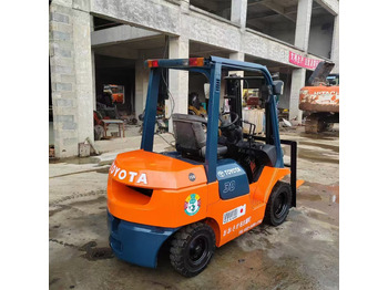 Xe nâng diesel TOYOTA 62-7FD30: hình 3