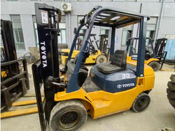 Xe nâng diesel TOYOTA 62-7FD30: hình 2