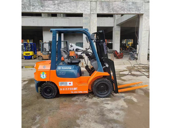 Xe nâng diesel TOYOTA 62-7FD30: hình 2