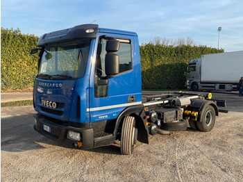 Xe tải nâng móc IVECO EuroCargo 75E