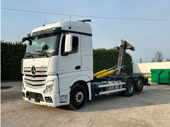 Xe tải nâng móc MERCEDES-BENZ Actros