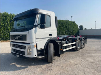 Xe tải nâng móc VOLVO FM9