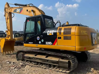 Máy xúc bánh xích CATERPILLAR 320D2