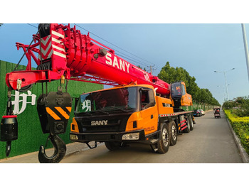 Cẩu bánh lốp SANY