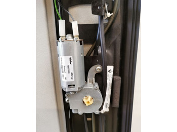 Thân xe và ngoại thất cho Xe tải mới SZYBERDACH RENAULT RANGE T GAMA: hình 5 Thân xe và ngoại thất cho Xe tải mới SZYBERDACH RENAULT RANGE T GAMA: hình 5