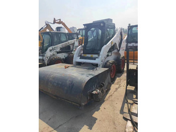 Máy xúc lật đa năng BOBCAT S18