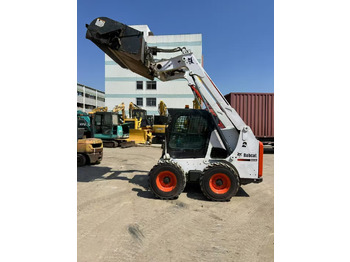 Máy xúc lật đa năng BOBCAT