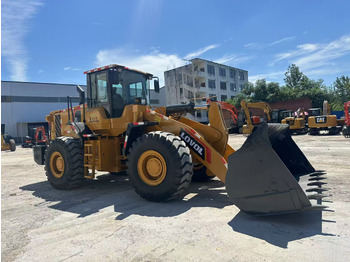 Máy xúc lật bánh lốp