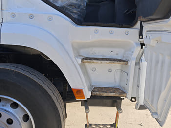 Xe đầu kéo SHACMAN Shacman Truck Tractor Head  for Sale in Zambia: hình 2