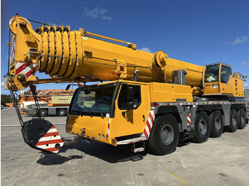 Cẩu bánh lốp LIEBHERR